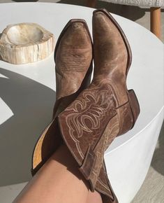 Cowgirl Boots Pictures, Cow Girl Boots Aesthetic, Cowgirl Boots Short, Cowgirl Boots Aesthetic, Classic Cowboy Boots, Costal Cowgirl, Cowgirl Life, Botas Western, Dress Boots Women