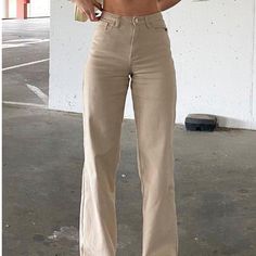 Brand New Another Chill High Waisted Solid Flare Jeans Size 27 In Color Wheat Retro Trousers, Teenage Clothes, Celana Fashion, Sweatpants Women, Mom Pants, Academia Outfits, Baggy Sweatpants, Denim Decor, Mom Denim