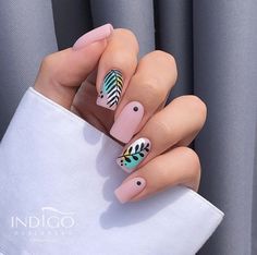 32+ Tropical Nails Perfect for Your Vacation - ♡ July Blossom ♡ Vacation Nail Designs, Colourful Acrylic Nails, Neon Nail Designs, Nail Academy, Nude Nail Designs