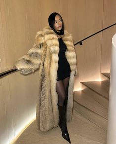 Skai Jackson Outfits, Fur Jacket Outfit, Fur Coat Outfit, Long Fur Coat, 2000s Outfit, Skai Jackson, Classy Winter Outfits, Coat Outfit, Mode Ootd