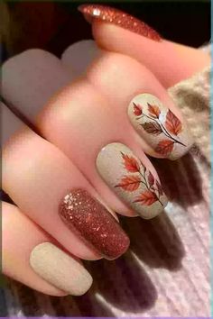 As autumn approaches, refresh your nails with one of these 21 fall-inspired designs. These chic ideas will match the season’s colors... Nail Ideas For Autumn, Beachy Nail Designs, Bow Nail Designs, Ideas For Autumn, Fall Nail Ideas, Thanksgiving Nail Art, Autumn Nail, Glittery Nails