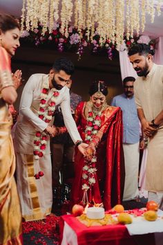 Elegant Goa Wedding With A Mandap Under A Tree! | WedMeGood Varmala Indian Weddings Rose, Reception Garland, Jaimala Designs, Bangalore Wedding, Goa Wedding, Indian Marriage