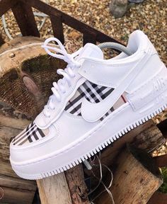 Best Summer Shoes, Funny Shoes, Sneaker Nike, Nike Shoes Air Force, Trendy Shoes Sneakers, Jordan Shoes Girls, Custom Nike Shoes, All Nike Shoes