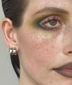 Syrah Color Aesthetic, Whimsy Goth Makeup, Subtle Colorful Eye Makeup, Enby Makeup, Goblincore Makeup, Eclectic Makeup, Camp Makeup, Editorial Make-up, Rogue X Men