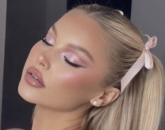 Styling Pink Hair, Prom Makeup For Light Pink Dress, Pink Sparkly Makeup Looks, Simple Barbie Makeup Look, Pearly Makeup Look, High Glam Makeup, White Prom Makeup, Light Pink Prom Makeup, Nyfw Hairstyles