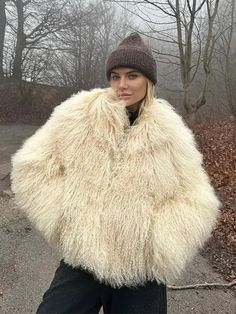 Stetnode 2024 Winter New Solid Fluffy Faux Fur Coat Women's Fashion Luxury Lapel Collar Long Sleeve Short Faux Fur Coat, Coat Elegant, Faux Fur Cropped Jacket, Womens Faux Fur Coat, Retro Skirt, Bandeau Tops, Printed Pleated Skirt, Women Overcoat