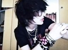 Emo Boy Hair, Emo People, Estilo Cholo, Emo Hair, Cute Emo, Emo Guys