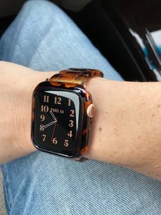 Tortoise Apple Watch Band, Tortoise Shell Apple Watch Band, Vintage Apple Watch Band, Fancy Apple Watch Bands, Pretty Apple Watch Bands, Chic Apple Watch Band, Designer Apple Watch Bands, Tortoise Shell Accessories, Apple Watch Styling