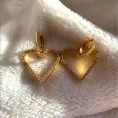 Gold Plated Heart Earrings - Never Worn Super Pretty And Perfect Condition - From Chvker Vintage Gold Earrings, Chunky Earrings, Funky Jewelry, Fall Jewelry, Earrings Color, Gold Plated Earrings, Jewelry Gold, Heart Earrings, Vintage Gold