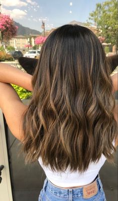 Rambut Brunette, Brown Hair Looks, Black Hair With Highlights, Brunette Balayage Hair, Brown Hair Balayage, Highlights Brown Hair, Hair Color Balayage