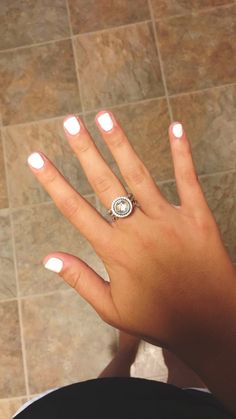 Natural White Nails Gel, White Gel Manicure Short, White Manicure Natural Nails, Gel Manicure White, White Gel Manicure Ideas, Short Nails White, White Short Nails