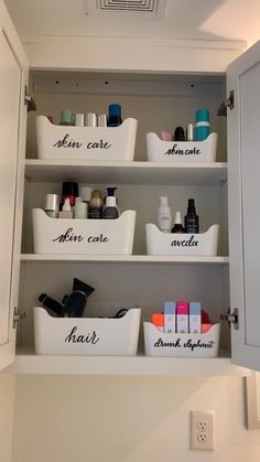 It's A Every Day Deal Site So You'Ll Need To Maintain Your Eye Open For It, But It'S One Of My Fa... Organization College, Organization Apartment, Diy Bathroom Storage Ideas, Apartment Hacks, Apartment Organization, Small Closet Organization