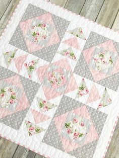 Quilt Pattern Mini Patchwork, Girl Quilts Patterns, Quilting Digest, Table Topper Patterns, Heart Quilt Pattern, Cottage Quilt, Baby Quilt Pattern, Rose Quilt, Table Quilts