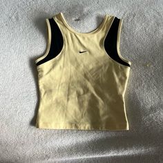 Vintage Nike Womens, Nike Top Aesthetic, Vintage Nike Women, Vintage Sports Outfit, Vintage Nike Tank Top, Vintage Nike Clothing, Vintage Workout Clothes, Nike Vintage T Shirt, Nike Top Outfit