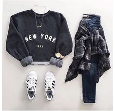 Find More at => http://feedproxy.google.com/~r/amazingoutfits/~3/snzmQ74uUoA/AmazingOutfits.page Teen Outfits, Hipster Fashion, Mode Vintage, Fashion Mode, Audrey Hepburn, Sweater And Shorts, Fall Winter Outfits, Outfits Casuales, School Outfits