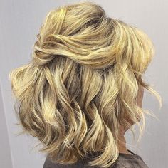 Mother of the Bride Hairstyle for Ladies with Full Faces Mother Of The Bride Hairstyle, Layers Around The Face, Hairstyle For Ladies, Mob Hair, Half Up Hairstyle, Side Updo, Bride Updo, Bride Hairstyle