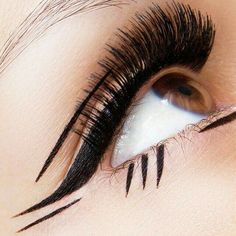 Grafik Eyeliner, How To Draw Eyeliner, Khol Eyeliner, Fantasy Make-up, Tutorial Eyeliner, Make Up Designs, Eyeliner Tips, Drag Make-up, Eyeliner For Beginners