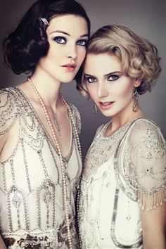 Roaring Twenties - Inspiration for Great Gatsby Wedding Make-up. Look Gatsby, Gatsby Party Dress, Style Année 20, Great Gatsby Themed Party, Gatsby Themed Party, Great Gatsby Wedding, Gatsby Style, Look Retro, Gatsby Party