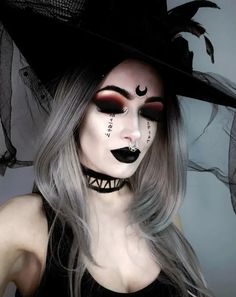 25 Witch Makeup Ideas: Pretty, Spooky, and Easy Looks for Halloween Easy Goth Costume, Witchy Makeup Halloween Easy, Womens Witch Costume Makeup, Goth Witch Makeup Halloween, Dark Sorceress Makeup, Easy Witchy Makeup Looks, Spooky Witch Aesthetic