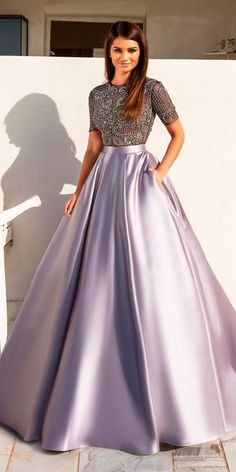 Purple Wedding Dresses, Floral Skirt Outfits, Purple Wedding Dress, Simple Gowns, Long Dress Design, Outfit Chic, Designer Party Wear Dresses