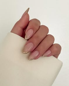 Nagellack Trends, Golden Nails, Shiny Nails, Neutral Nails, Prom Nails, Minimalist Nails, Classy Nails, Chic Nails, French Tip Nails