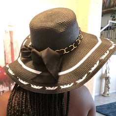 Black And White Hat Perfect For The Hot Summer Months Dress This Item Up Or Down Fitted Lined Hat For The Beach, Black Summer Hats For Day Out, Black Summer Sun Hat For Day Out, Black Trendy Sun Hat For Day Out, Black Brimmed Straw Hat For Spring, Black Fitted Straw Hat For Vacation, Fitted Black Straw Hat For Vacation, Fitted Black Straw Hat For The Beach, Black Brimmed Sun Hat For Spring