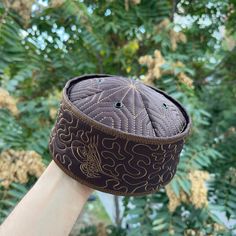 Handmade Brown Muslim Kufi Hat Rigid Taqiya Takke Peci Prayer Cap Condition: New Color:  Brown  Ottoman Tughra Embroidered Kufi Hat New Design - Muslim Kufi Prayer Cap, can also be used as beanie or skull cap 1st class sewing - High Quality Cap - Rigid Kufi Made in Türkiye Would you see other standart tagiyah model: https://www.etsy.com/shop/IslamicBazaar?ref=seller-platform-mcnav&search_query=FTHH Size : Please inform us which size you  prefer. 54 cm(21.25) inch, 55 cm (21.65) inch, 56 cm (22.04) inch, 57 cm (22.44) inch, 58 cm (22.83) inch, 59 cm (23.22) inch, 60 cm (23.62) inch Embroidered Brown Cap, Traditional Adjustable Flat Cap Costume, Embroidered Adjustable Flat Cap, Adjustable Embroidered Flat Cap, Traditional Embroidered Hats For Ceremonial Use, Traditional Embroidered Flat Cap, Brown Ottoman, Kufi Hat, Top Hats