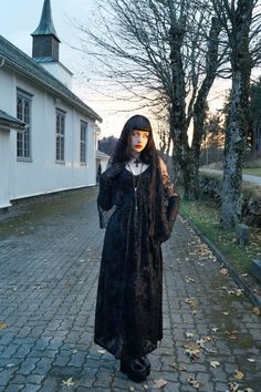 Vintage Goth Style, Midwest Gothic Outfit, Flowy Goth Outfit, Romantic Goth Outfits Plus Size, Modern Gothic Outfits, Goth Modest Outfits, Goth Church Outfit, Health Goth Aesthetic, Vintage Goth Outfits