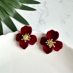 Burgundy Velvet Gold Flower Earrings Flocked Stud Floral Jewelry Gift Party New Brand New See Pictures For Measurements! Zinc Alloy Material Even Prettier In Person, Perfect For Casual Or Special / Formal Occasions I Love To Bundle! Contact Me For Bundle Pricing Before Purchase! Inventory Bin 2 Rhinestone Bling Boho Cute Nature Stud Small Dainty Formal Wedding Birthday Party Gift Festival Spring Summer 2022 2023 Trends Trendy Casual Cute Statement Earrings Fashion Accessories New Fashion Cocktai Burgundy Earrings, Gold Flower Earrings, Cute Nature, Boho Fashion Bohemian, Cute Birthday Gift, 2023 Trends, Burgundy Velvet, Floral Jewelry, Spring Summer 2022