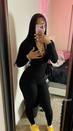 All Black Outfit For School Casual, Outfits With Black Jumpsuit, Cute Fall Legging Outfits, Outfit Ideas Black Women Winter, Black Out Outfits, Fashionnova Outfit Ideas, Baddies Outfit Ideas, Bodysuit Outfit Ideas, Tight Outfits