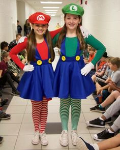 Girl Mario Costume, Mario Girl Costume, Mario And Luigi Costumes, Mario And Luigi Halloween, Luigi Halloween Costume, Super Mario Costumes, Luigi Costume, Mario Costume, Bff Halloween Costumes