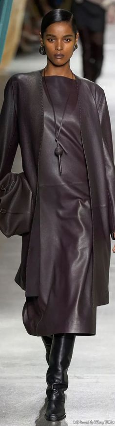 #Fendi #Fall2024RTW #Runway #Fashionrunway Leather Couture, Fendi Fashion, Looks Black, Big Fashion, Leather Style, Fall 2024, Fall Winter Outfits, Get Dressed, Leather Fashion