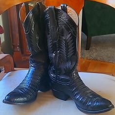 Stunning Alligator Black Cowboy Boots. Great Condition. Non-Smoking House. Classic Boots With Crocodile Pattern And Snip Toe, Classic Snip Toe Boots With Crocodile Pattern, Classic Crocodile Pattern Snip Toe Boots, Black Cowboy Boots For Men, Luxury Alligator Leather Formal Cowboy Boots, Western Black Boots With Crocodile Pattern, Luxury Vintage Men's Cowboy Boots, Black Vintage Cowboy Boots, Black Western Boots With Crocodile Pattern