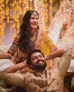 Open Hair Hairstyles, Mehendi Photoshoot, Sabyasachi Wedding, Sabyasachi Lehengas, Mehendi Photography, Vicky Kaushal, Six Senses, Sabyasachi Lehenga, Indian Wedding Couple Photography