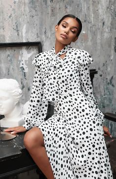 Tie Collar Polka Dot Midi Dress Hairstyles For Long Dresses, Best Human Hair Wigs, Polka Dot Midi Dress, Classic Updo, Tie Collar, Chic Hairstyles, Black And White Style, Sleek Ponytail, Modern Women