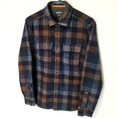 Nwot Jeremiah American Legecy Button Down Flannel Shirt - Size Small Blue Shirt For Fall, Winter Brown Shirt With Buttons, Blue Flannel Shirt With Pockets For Fall, Brown Button-up Shirt With Buttoned Pockets, Blue Flannel Shirt For Fall, Brown Flannel Workwear Shirt, Brown Buttoned Flannel Shirt For Work, Winter Blue Buttoned Shirt, Winter Blue Shirt With Buttons