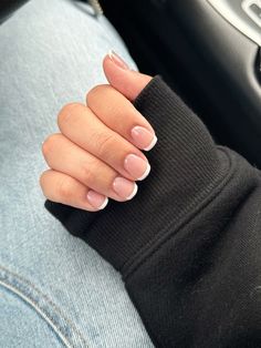 Short French tips nail design 🌸  📷: kim42c Short Shellac French Tip Nails, French Tip Short Nails Round, Slim French Tip Nails Short, Simple Nails Short French Tips, Simple French Manicure For Short Nails, Pink Tip French Manicure Almond, Nurse Short Nails, Short Nail Bed French Tip, Classic Short French Nails