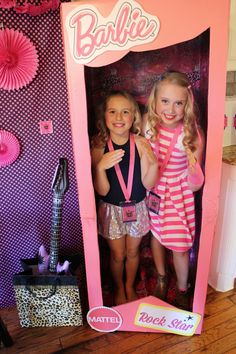 Pop Star Birthday Party Barbie Birthday Party Ideas, Barbie Decorations, Barbie Pool Party, Barbie Party Decorations, Barbie Birthday Cake, Barbie Theme Party, Star Birthday Party, Barbie Box, Barbie Birthday Party