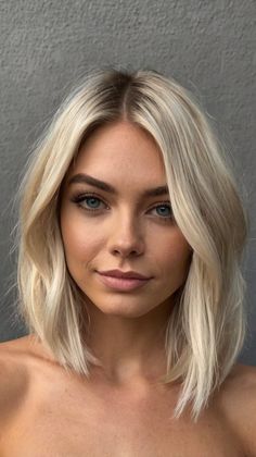 Edgy Platinum Blonde Hair Color Ideas Ideas for Platinum Blonde Lob with Beachy Waves 🌺 Platinum Blonde Lob