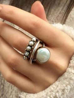 An exclusive offer for you——Affordable prices at Zolucky store, SPU: 294VRI3A1FF0, Color: As Picture, Theme:All Season, Collection:Standard. Ring Party Jewelry, Silver Outfits, White Pearl Ring, Jewelry Rustic, Look Boho Chic, Metal Accessories, Unisex Accessories, Pearl Types, Vintage Pearls