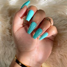 Teal Blue Nails, Butterfly Stomach, Short Oval Nails, Oval Nails Designs, Cute Nail Colors, Baby Pink Nails, Wow Nails, Short Acrylic