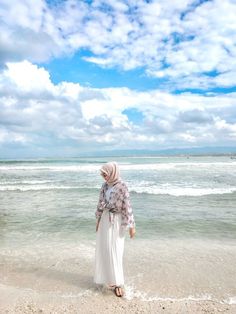 Ootd Mantai, Cute Beach Outfits, Beach Instagram Pictures, Sea Dress, Beach Ootd, Beachy Outfits, Modest Fashion Hijab