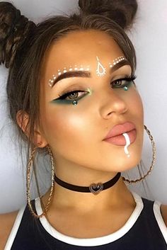 Easy Festival Makeup, Coachella Make-up, Makeup Coachella, Turquoise Eye Makeup, Festival Makeup Rhinestones, Festival Makeup Tutorial, Festival Makeup Rave