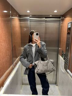 Airpod Max Outfit, City Bag Outfit, Airpods Max Outfit, Air Pods Max, Winter Core, Balenciaga Outfit