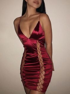 •IN NEED OF EDITING• 3 OUT OF 3 BOOKS Camila and Ace's story conti… #romance Romance #amreading #books #wattpad Wine Red Prom Dress, Glamouröse Outfits, Robes Glamour, Gaun Fashion, Populaire Outfits, Red Prom Dress, Club Dresses, Fancy Dresses, Mode Outfits