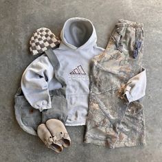 Camo Vest Outfits, Camo Pants Fit, Camo Pants Outfit Men, Camo Pants Outfit, Pants Outfit Men, Camo Outfits, Mens Trendy Outfits, Street Style Outfits Men