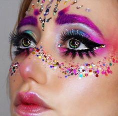 Makeup Easy Tutorial, Makeup Burgundy, Carnaval Make-up, Karneval Diy, Beautiful Halloween Makeup, Scary Halloween Makeup, Festival Makeup Glitter, Sparkly Makeup, Halloween Makeup Pretty