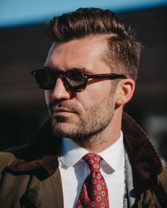 One of Pitti’s favorite #streetstyle photos: @justusf_hansen with our model #Cord Eco Dark Havana | Bottle Green

#TBDEyewear #Sustainability #Sunglasses #MadeInItaly