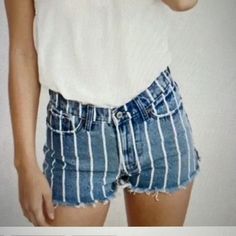 Abercrombie & Fitch Annie High Rise Striped Denim Shorts New With Tags Size 2 Dad Shorts, Striped Denim, Abercrombie Jeans, High Rise Denim Jeans, Abercrombie And Fitch Shorts, White Denim Shorts, Abercrombie And Fitch Jeans, Cut Off Jeans, Mom Shorts