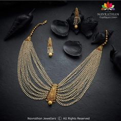 Navrathan Jewellers, Emerald Necklaces, Antique Necklaces Design, Pearl Necklace Designs, Antique Bridal Jewelry, Beaded Necklace Designs